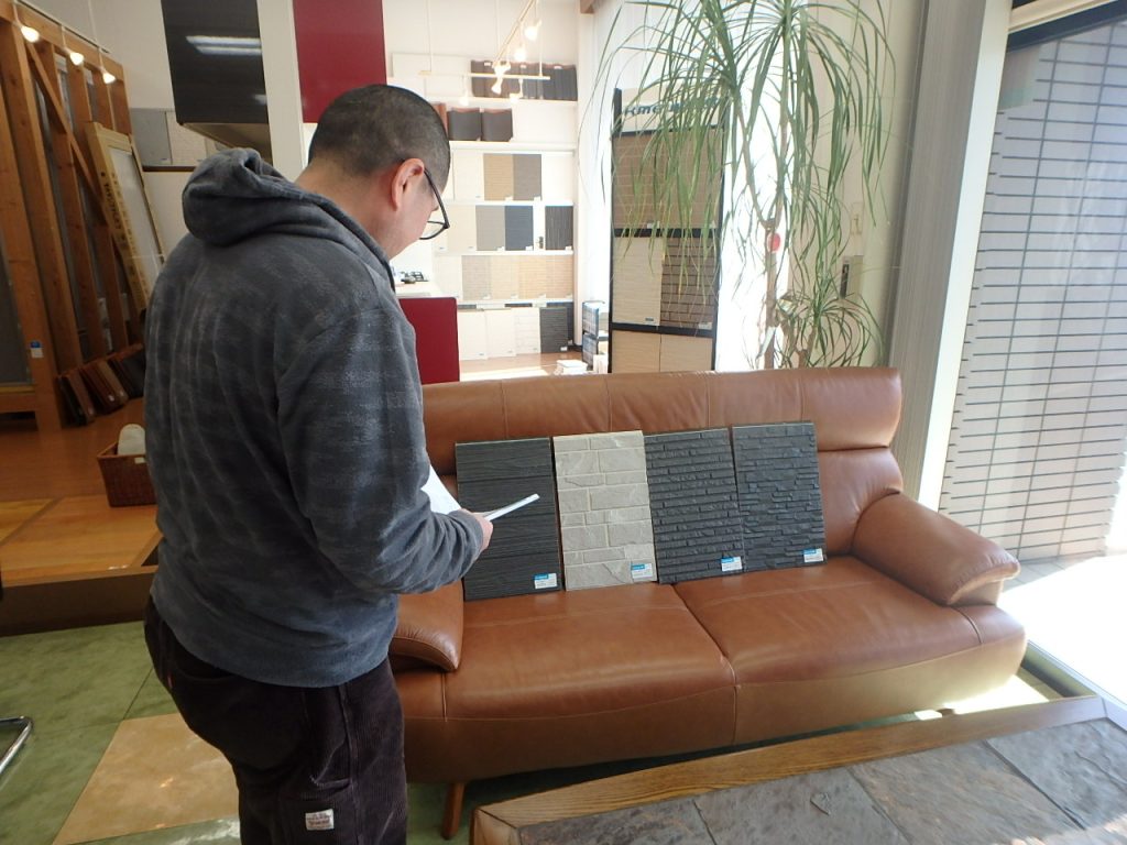 大坪　Ｔ様邸　設計士との仕様打合せ状況になります。