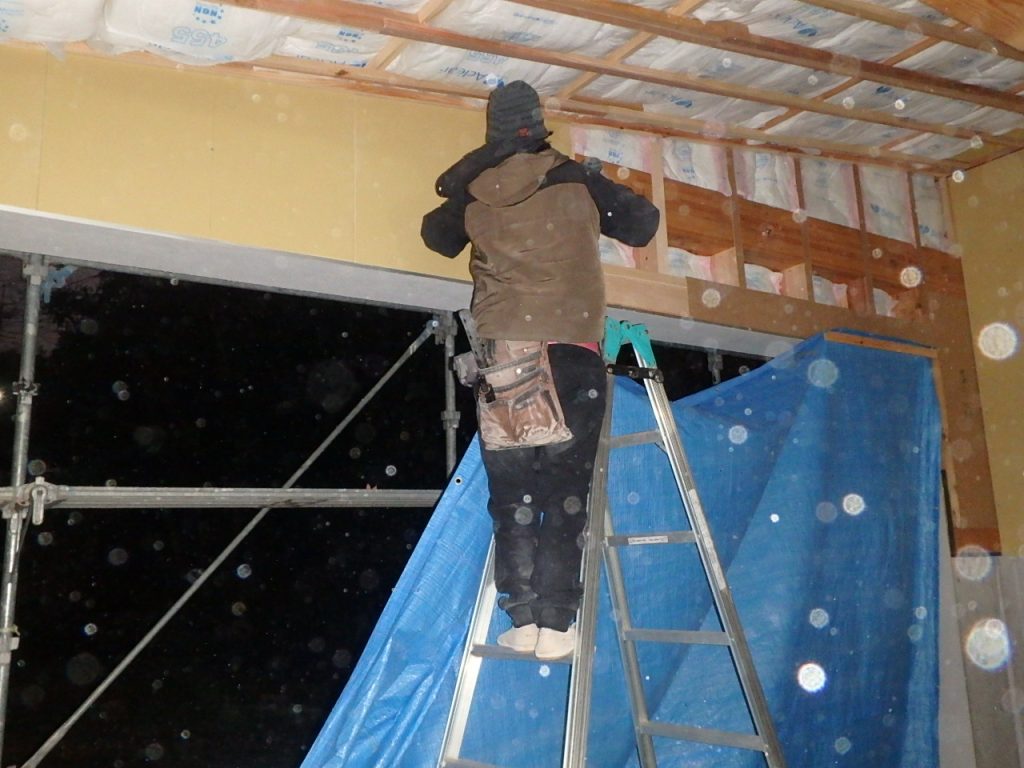姉崎　S様邸　大工工事　ボード張り状況です。